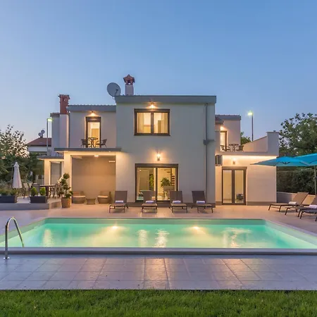 Romina By Interhome Porec