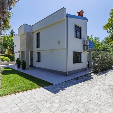 Romina By Interhome Porec